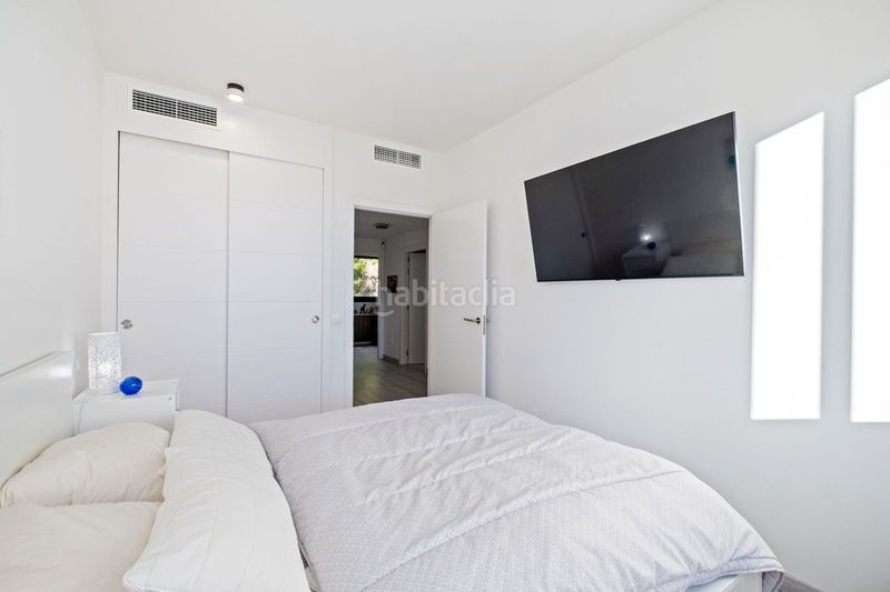 Foto 37e7f6ea-a213-451b-9694-47904b3bcc82. Casa adossada amb aparcament piscina a San Luis de Sabinillas Manilva