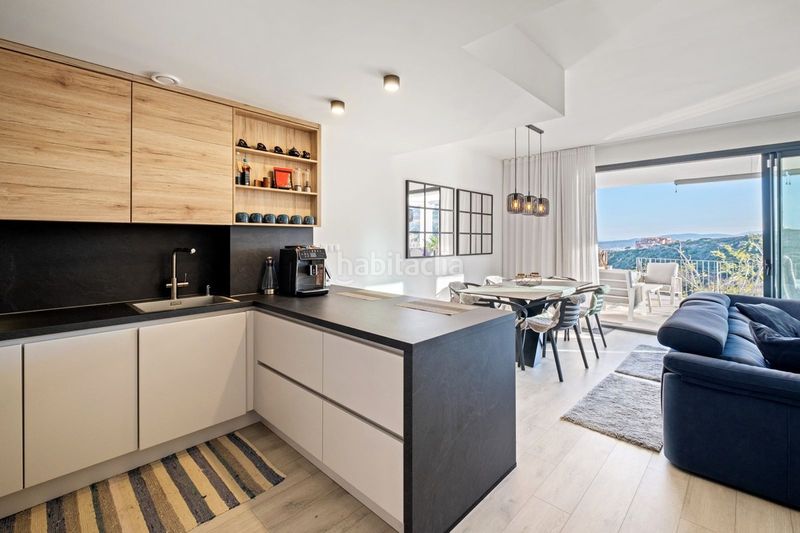 Foto 4011a68e-7e6f-4e31-9892-684858cebb26. Casa adossada amb aparcament piscina a San Luis de Sabinillas Manilva