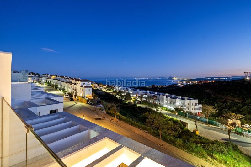 Foto 741b5521-99d5-4377-bb5f-925705166a21. Casa adossada amb aparcament piscina a San Luis de Sabinillas Manilva