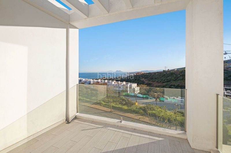 Foto 884d8cb9-348e-457c-b5ae-1015e6c44bf9. Casa adossada amb aparcament piscina a San Luis de Sabinillas Manilva