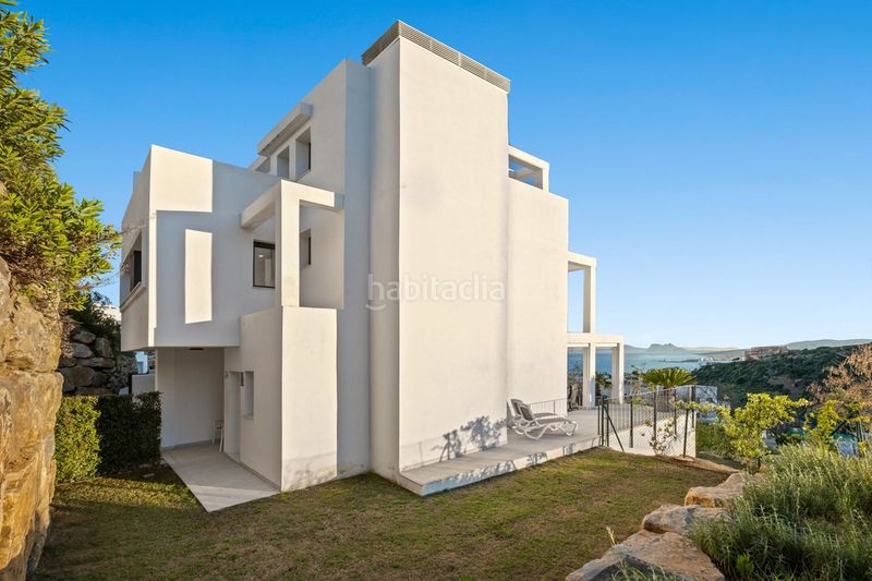 Foto 914ca8a4-58df-461b-b127-f9dc42604153. Casa adossada amb aparcament piscina a San Luis de Sabinillas Manilva