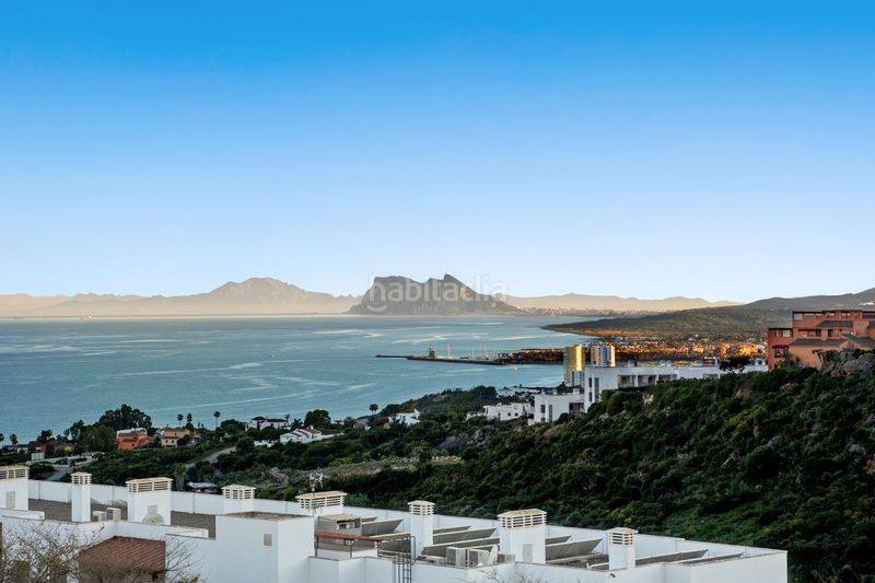 Foto 9aa2a8e7-8530-4d86-9eda-f035217e0f9b. Casa adossada amb aparcament piscina a San Luis de Sabinillas Manilva