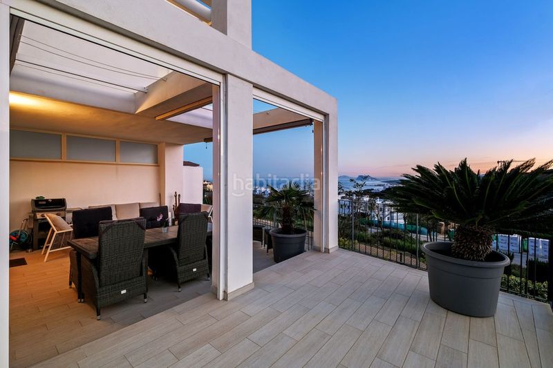 Foto bf897ccb-f1d2-432e-8ea6-c4cc28c54bc7. Casa adossada amb aparcament piscina a San Luis de Sabinillas Manilva