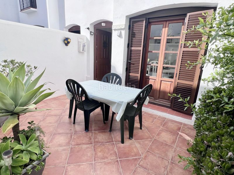 Foto 46db918b-0cd4-47b9-9c32-43417755db19. Casa adossada amb aparcament piscina a La Concha - Resina Golf Estepona