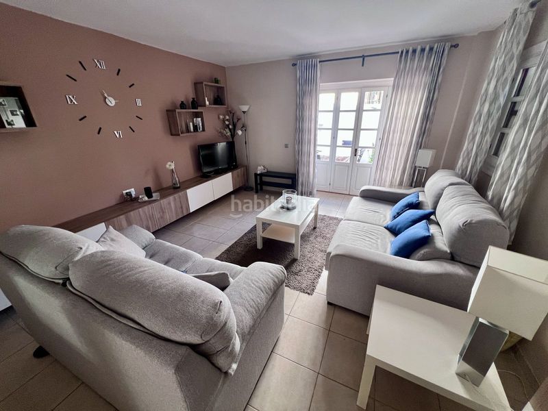 Foto b5c1a7d2-50a7-4f23-ae7f-01f7779edb9f. Casa adossada amb aparcament piscina a La Concha - Resina Golf Estepona