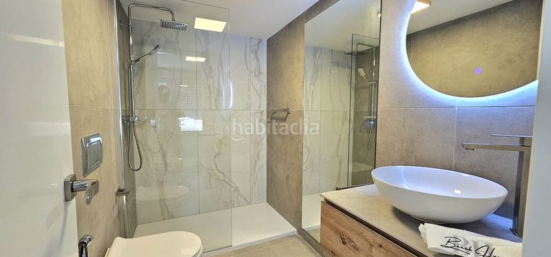 Foto 67c5d0d5-14c9-4829-9ee0-c3cb505e21b5. Casa amb piscina a Bahía Dorada Estepona