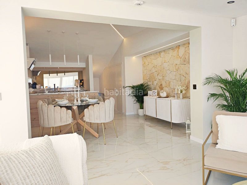 Foto a4772e6b-26c3-4791-a6e1-2ee12a92e2a1. Casa amb piscina a Bahía Dorada Estepona
