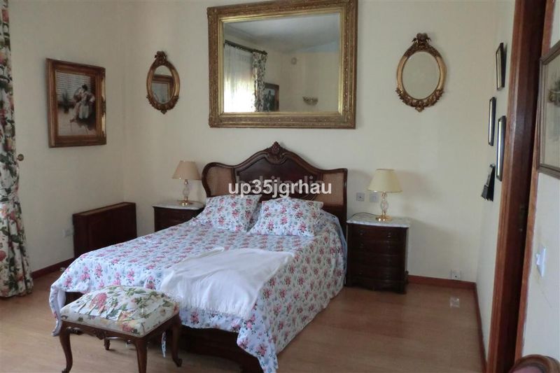 Foto 1acd8bb5-5f9f-4968-80d4-d5d669706c9d. Casa amb aparcament piscina a Parque Central Estepona