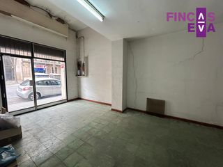 Business premise  Barcelona - cl consell de cent. Se vende este  piso  en planta baja con acceso directo desde la