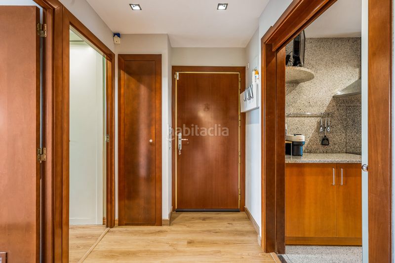 Foto a992f4d8-8b96-412e-9e97-920d50b2cbb3. Pis amb calefacció aparcament a La Vila Olímpica del Poblenou Barcelona