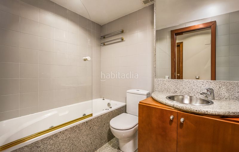 Foto c230d013-d642-4484-b05e-759872b23ac8. Pis amb calefacció aparcament a La Vila Olímpica del Poblenou Barcelona