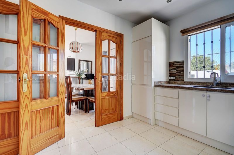 Foto b8fa568d-7d8b-4da3-9cf9-93eea71b2633. Casa amb aparcament piscina a Torreblanca del Sol Fuengirola