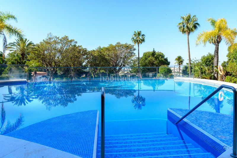 Foto 4350336a-09e9-4b2d-b4d5-cbcf0b257ce8. Pis amb aparcament piscina a Las Brisas Marbella