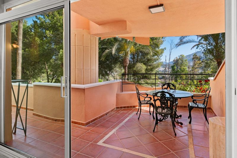 Foto 88ee6e5a-27ca-4ee7-8654-1a4c35829fa3. Pis amb aparcament piscina a Las Brisas Marbella