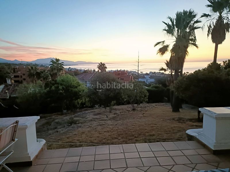Foto 886f849e-3e0e-4045-9d01-d6f865ea9fc2. Casa amb aparcament a Centro Estepona