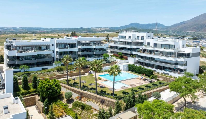 Foto b6752edc-879f-4409-91a6-011746497941. Pis amb aparcament piscina a Centro Estepona