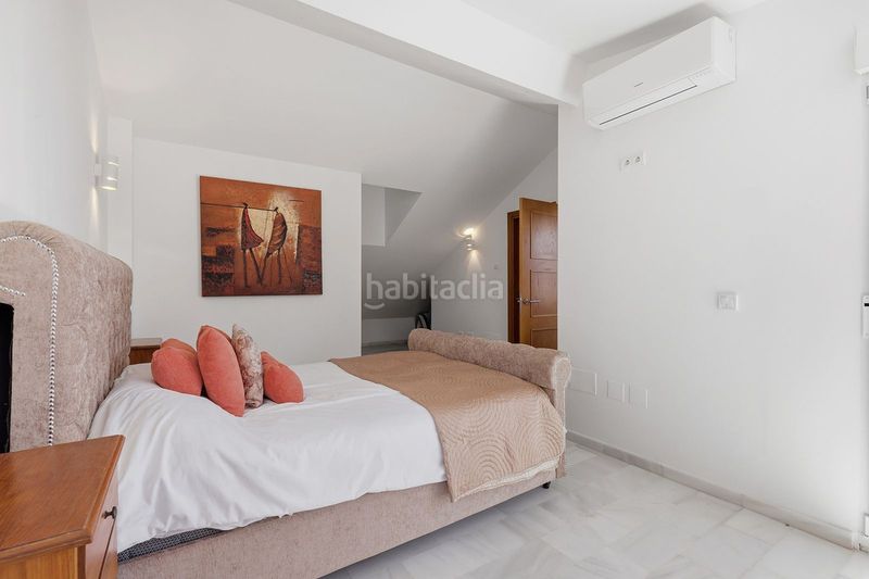 Foto 58e37dfc-30b0-4934-8af9-e3165623a0a0. Casa adossada amb aparcament piscina a Centro Estepona