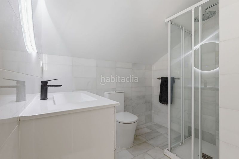 Foto 760e7a94-a30d-48aa-aad3-e06842e330e2. Casa adossada amb aparcament piscina a Centro Estepona