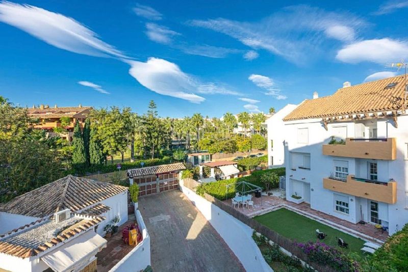 Foto ae0c7a10-8434-4e2d-98b0-b184cd58237b. Pis amb aparcament piscina a Bello Horizonte - Lindasol Marbella