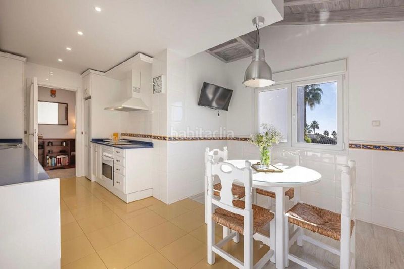 Foto bef40597-1569-42fe-9f7b-3de04341a0ae. Pis amb aparcament piscina a Bello Horizonte - Lindasol Marbella