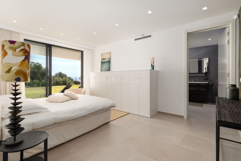 Foto 2b71719b-b6d8-472d-9967-8fe969311479. Casa amb piscina a Cabopino - Artola Marbella