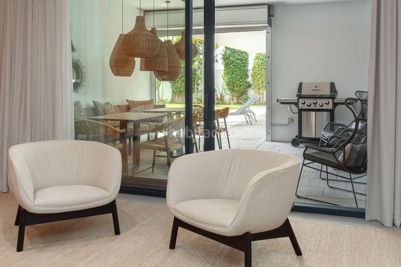 Foto b2df57e8-eac8-4749-bc3b-546a789b1a16. Casa amb piscina a Cabopino - Artola Marbella