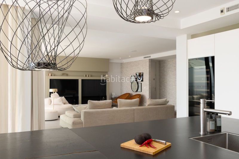 Foto d584d7e7-b95b-49c9-b54b-4fad23b2d4cc. Casa amb piscina a Cabopino - Artola Marbella