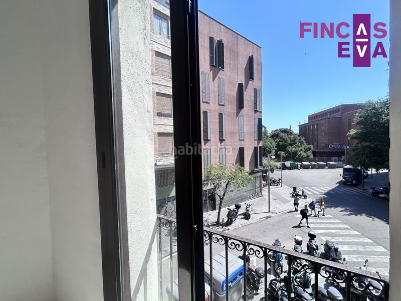 Foto a7e195f2-07a3-43e8-a484-02ea17de4bf3. Pis a Raval Barcelona