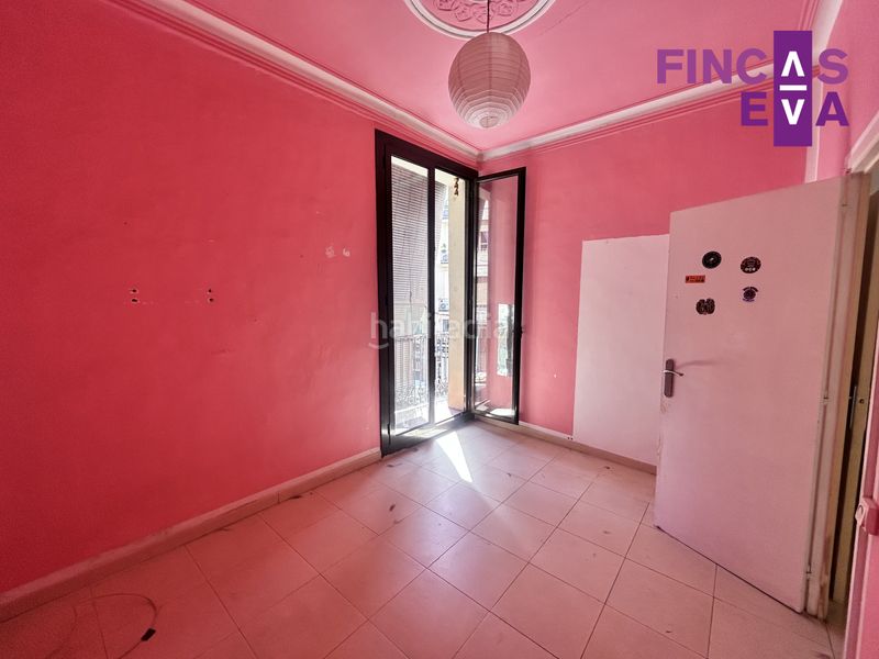 Foto c588087f-3596-4ef8-831e-1b78132584e4. Pis a Raval Barcelona