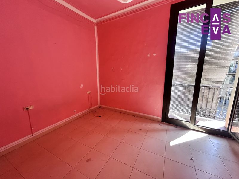 Foto f9e854bb-db40-4f1a-9f62-b6879e68c2a8. Pis a Raval Barcelona