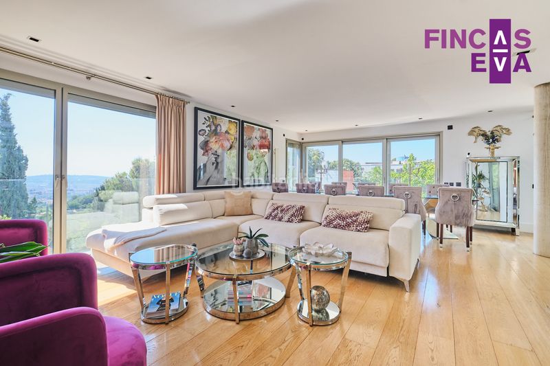 Foto 99715992-8872-4427-a1e7-920d55c0f83a. Casa amb aparcament piscina a Sarrià Barcelona