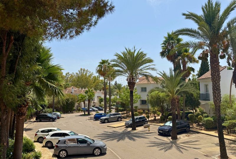 Foto eb2a1271-d461-4360-ae60-0fbda3edbd31. Àtic amb aparcament a Las Brisas Marbella