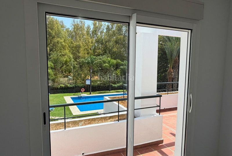 Foto faecde1b-33ba-4774-b03a-9fc9cf2ce70a. Àtic amb aparcament a Las Brisas Marbella