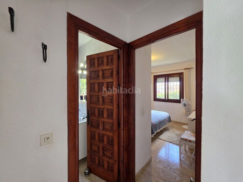 Foto 711e2621-8472-448a-975b-357c71f9f7d3. Casa amb aparcament a Centro Estepona