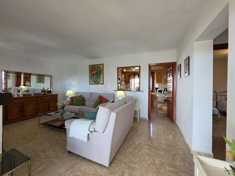 Foto b4ed459a-14de-4414-8349-18d428c88db0. Casa amb aparcament a Centro Estepona