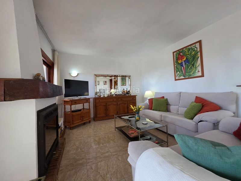 Foto c0a5a45a-fc37-4347-8d28-cf03695ee083. Casa amb aparcament a Centro Estepona
