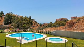 Pis  Fuengirola,torreblanca,calle castaã?â±o. Apartamento a estrenar con vistas al mar en torreblanca, fuengir