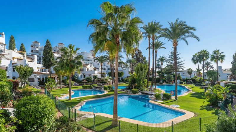 Foto 3c9ecb4e-751d-4fac-8bee-665e841a2b73. Pis a Las Brisas Marbella