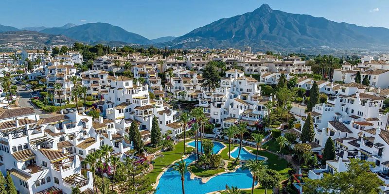 Foto 4de4ef24-88c1-450b-acc6-78567b1cbeae. Pis a Las Brisas Marbella