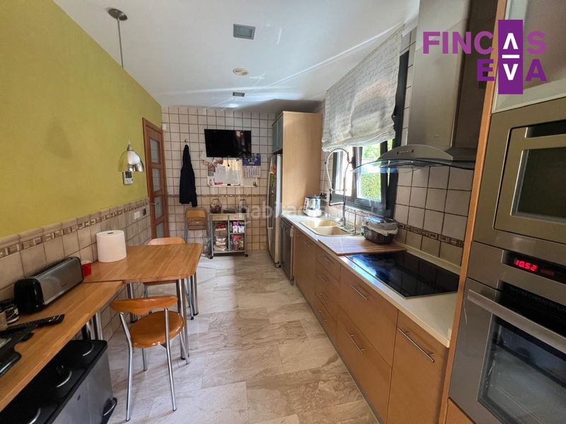 Foto 14fbb798-4720-4a78-9e20-456c928612df. Casa amb calefacció aparcament a Roca del Vallès (La)