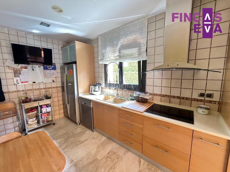 Foto a558866f-5b01-4343-8ed5-d41fa1f54387. Casa amb calefacció aparcament a Roca del Vallès (La)