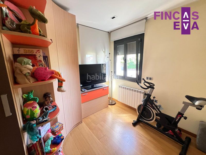 Foto f08bc1eb-2e23-416c-a6ec-5b9c0f1d1c66. Casa amb calefacció aparcament a Roca del Vallès (La)