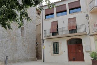 Casa adossada  Del poble