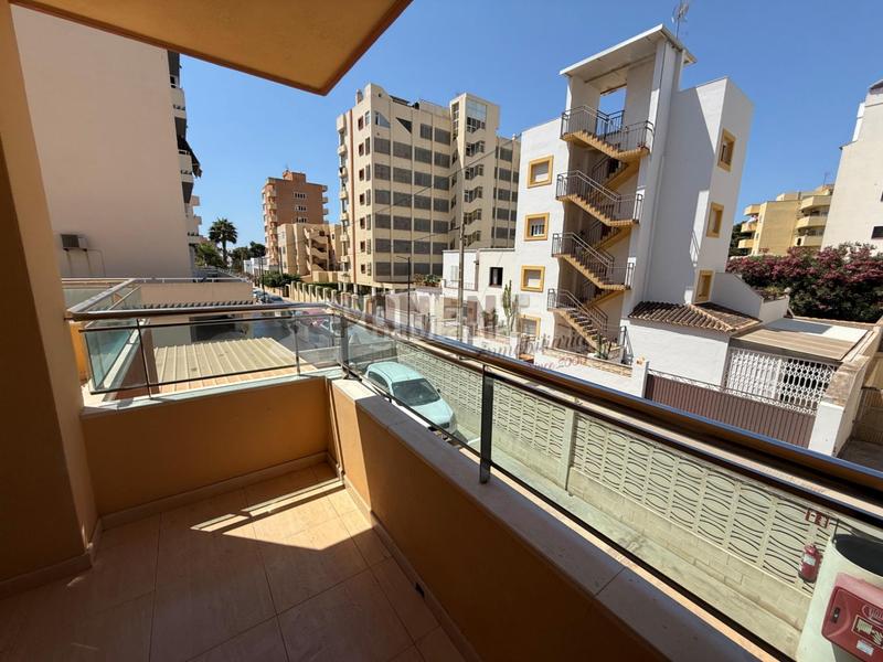 Foto 7ea1ad61-090a-4f08-9da7-1b2af383d225. Apartamento  con gran terraza en playa den bossa en Ibiza