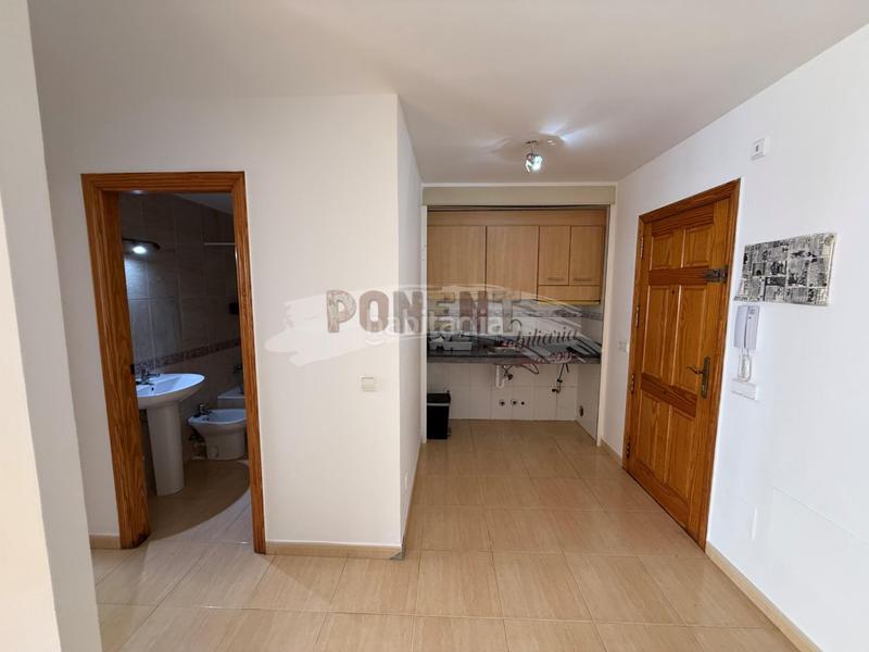 Foto 97c6a0f7-f60c-4dd2-8aeb-83527ca07b81. Apartamento  con gran terraza en playa den bossa en Ibiza