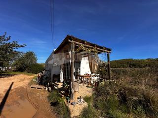 Casa a Sant Antoni de Portmany. Encantadora casa con gran terreno en el campo de san mateu
