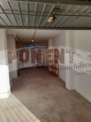 Rent Car parking in Puig d´en Valls. Garaje trastero en puig den valls