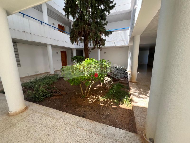 Foto f4705eb1-8788-43f5-a0bf-10092cbee032. Apartament amb aparcament a Ses Figueretes - Platja d'en Bossa - Cas Serres Ibiza