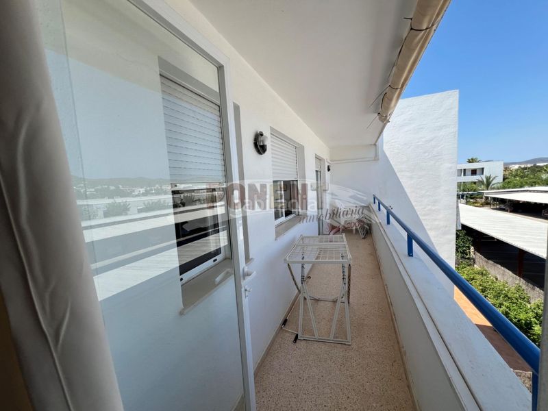 Foto f54b1f58-7d0d-41f1-a276-99e24683152b. Apartament amb aparcament a Ses Figueretes - Platja d'en Bossa - Cas Serres Ibiza