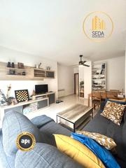 Pis  Carrer de regàs. Luminoso piso de 3 habitaciones con patio y trastero en sabadell